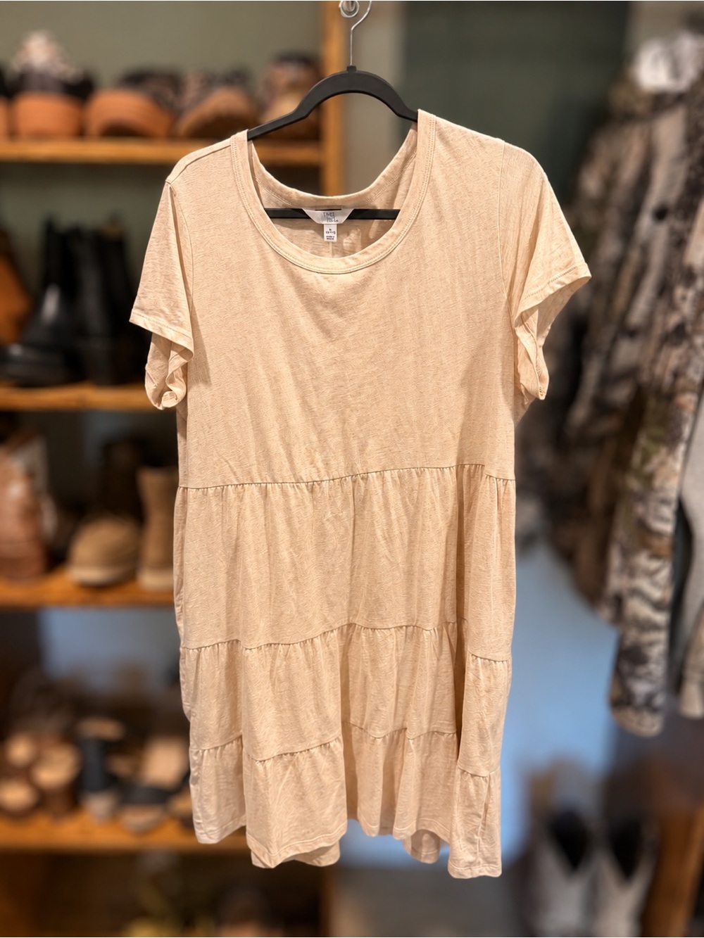 Time and Tru Cream Tiered Short Sleeve Tunic Dress